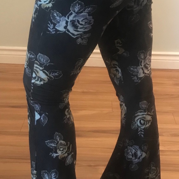 Floral flared suede pants - Picture 3 of 3